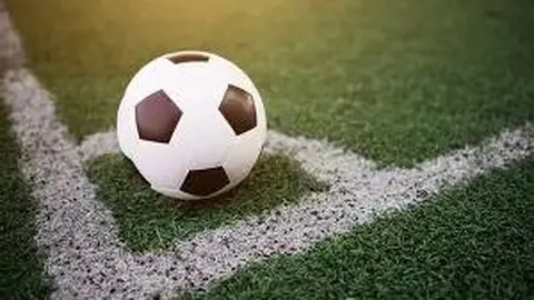 中国足协携手亚足联开展草根足球活动：常青花园社区邻里足球赛